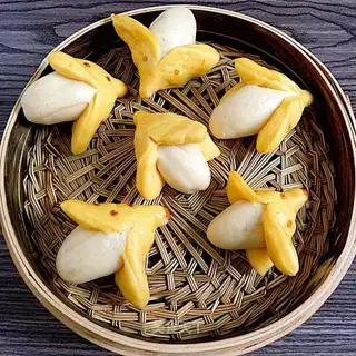 Banana buns