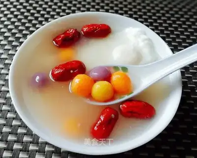 Red-tree egg night