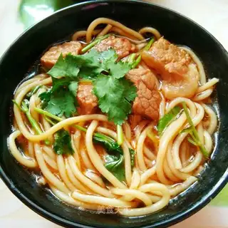 Red beef noodles