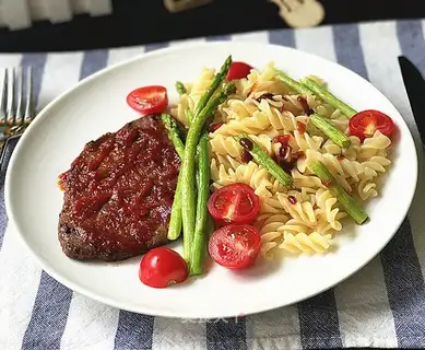 Steak pasta