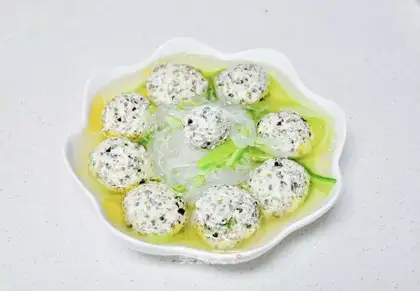 Chicken radish meatball soup