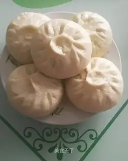 Carrot eggs, wooden shrimp buns
