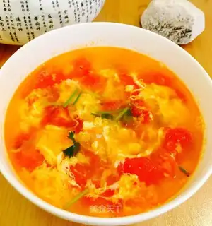 Tomatoe eggflower soup