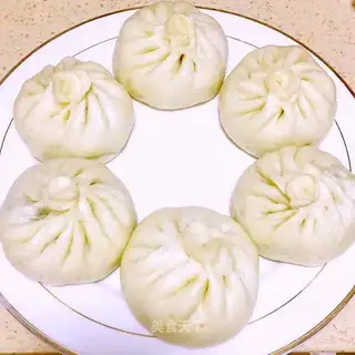 Pork gravy bun