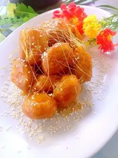 A silk apple