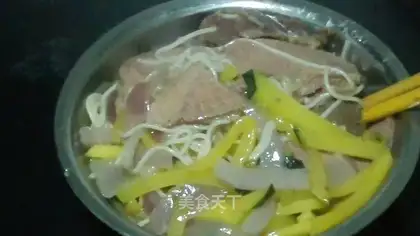 Pumpkin beef noodles