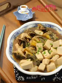 Tofu-cooked bony fish