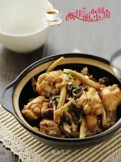 Tea mushroom fried chicken wings