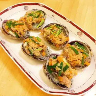 A fan of garlic seafood swan eggs