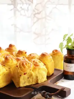 Pumpkin cranberry rose bread