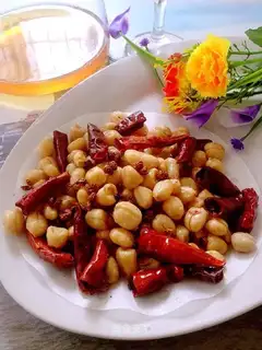 Spicy peanuts