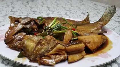 Red-fried sturgeon