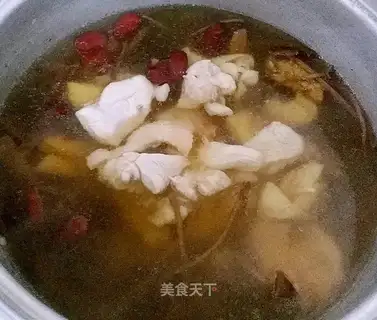 Tea mushroom soup