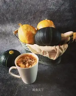 Halloween pumpkin latte