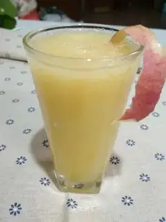 Fresh apple juice
