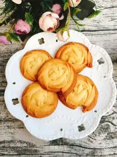 Rose cookies