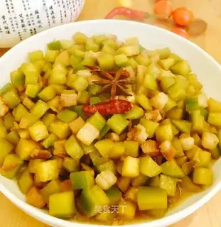 Roach pork stew