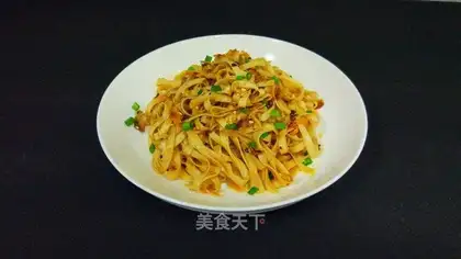 Spicy onion noodles