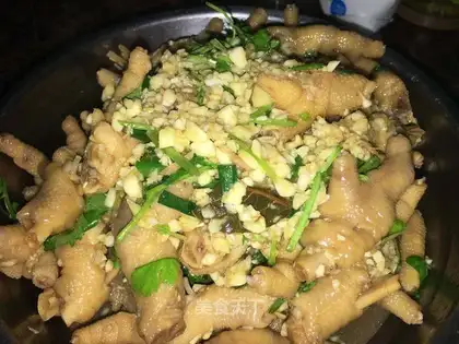 The fragrance of the chicken claws