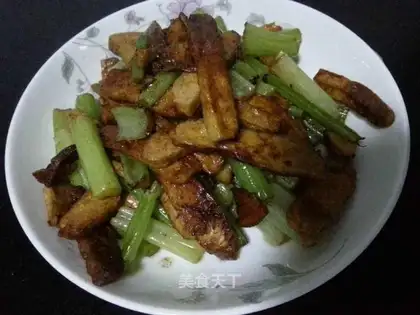Celery fried beans