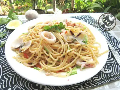 Garlic seafood Italy Noodles