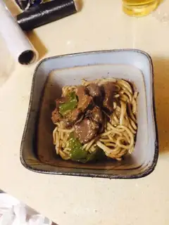 Black pepper willow noodles