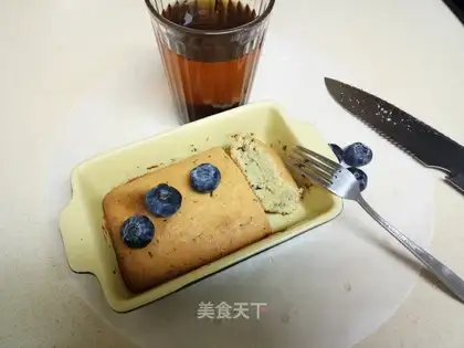 A cup of red tea cake