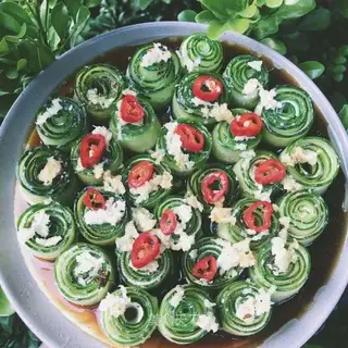 Spicy soybean cucumber roll