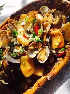 ♪ Flowers and clams ♪