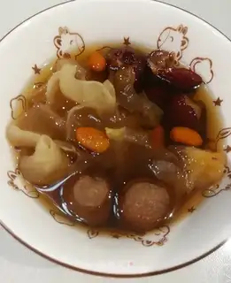 "Red dates, silver ear soup."