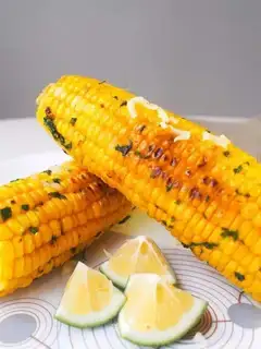 Spicy butter and roasted corn