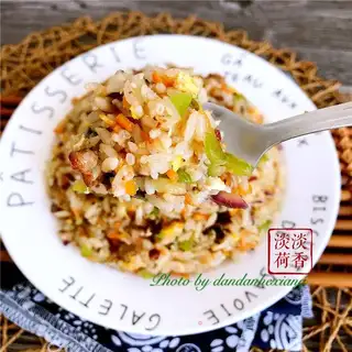 Meat and vegetable fried rice