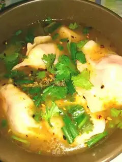 Sour soup dumplings