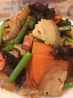 Carrot with garlic mollusk