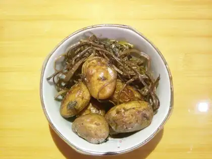 Northeast sauce, potatoes