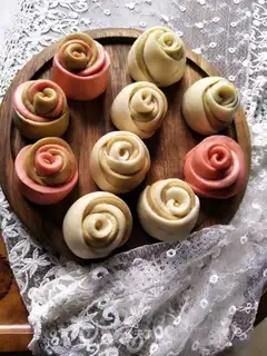 Rose rolls