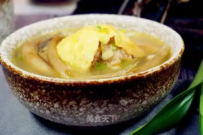 Egg buns and mushroom soup