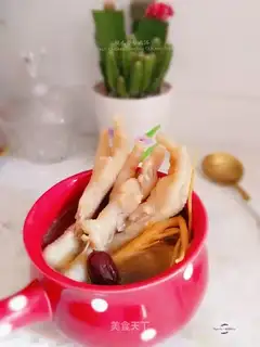 Fung Caw Party chicken soup