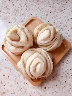 Traditional rolls