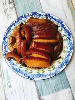 Tea, mushrooms, meat