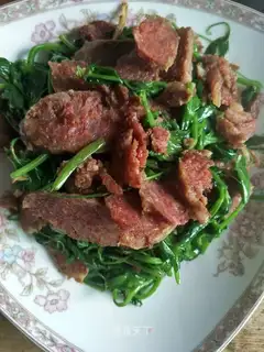 Peaches, fried sausage