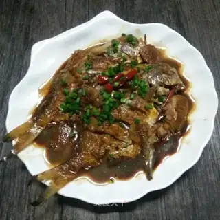 Red-burned mackerel
