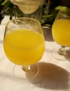 Fresh orange juice