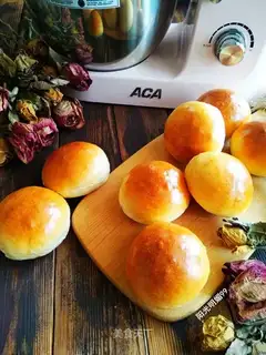 Bread with bean sand