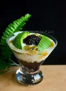 Black rice cheese fruit cup