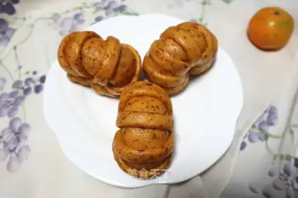 Pumpkin rolls