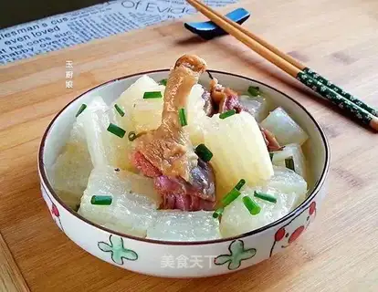 Duck-legged radish