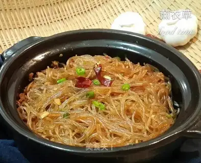 A casserole meat powder fan