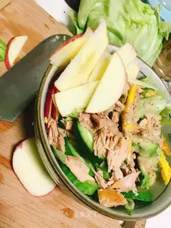 Fast-food vegetable and fruit salad