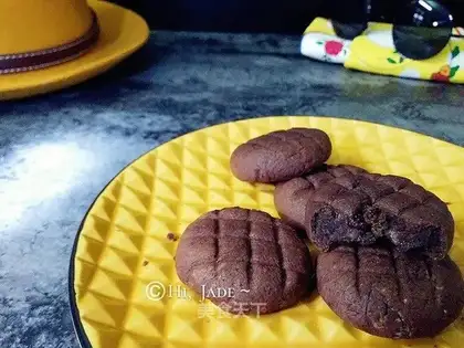 Chocolate cracker soft cookies